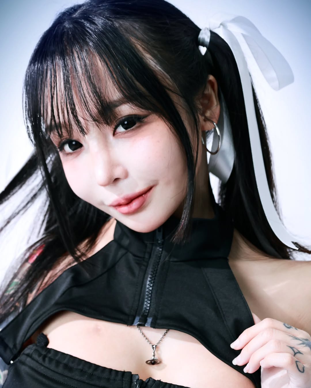 【正妹】樱花Sakura 在镜头下举手投足都散发性感与热辣的魅力！