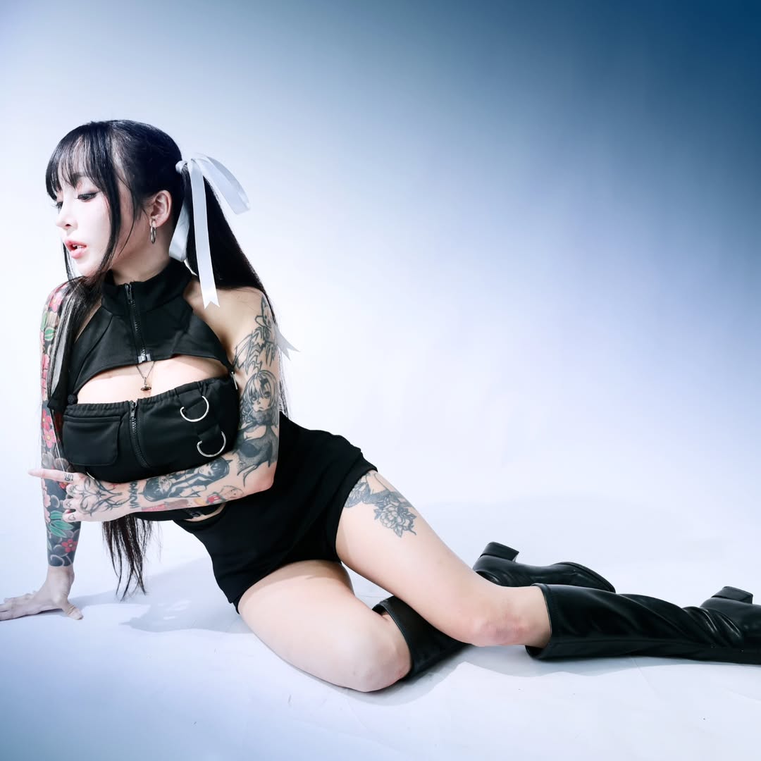 【正妹】樱花Sakura 在镜头下举手投足都散发性感与热辣的魅力！