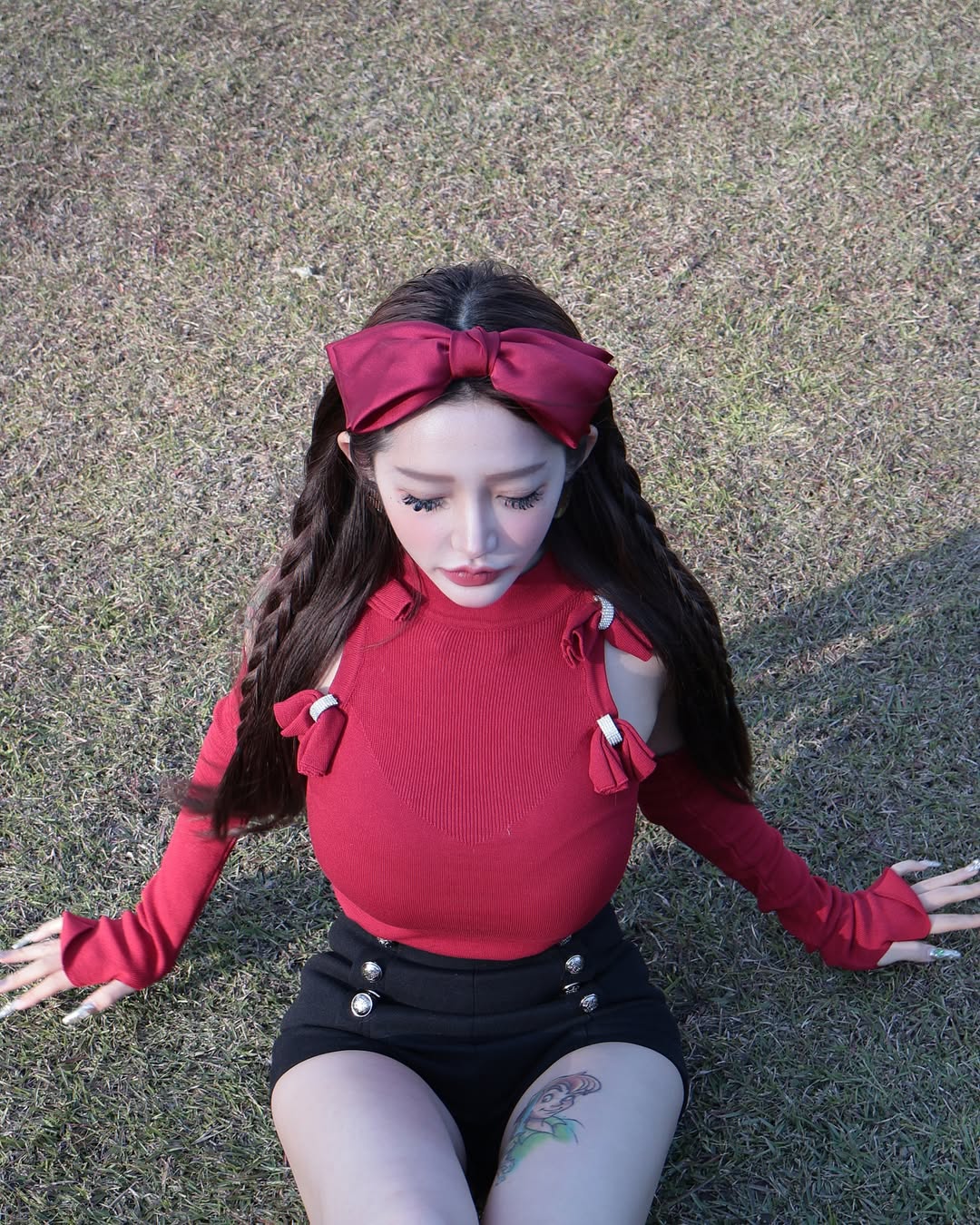 【正妹】黄禧在咖啡厅拍照，好身材与精美的脸蛋一样！