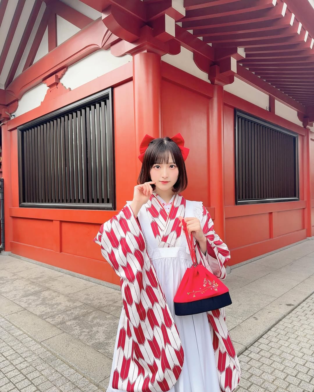 【正妹】日本斋藤爱莉和服一双水汪汪大眼睛，清纯可爱的脸蛋！