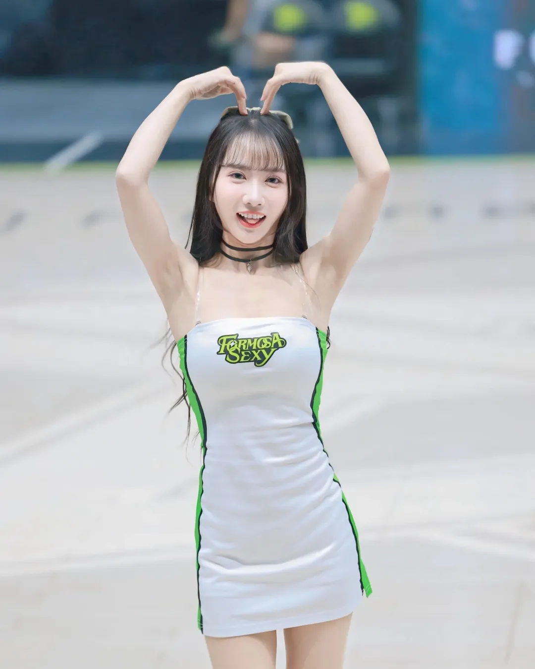 【正妹】王芯羽啦啦队员热舞，精致面容傲娇好身材！