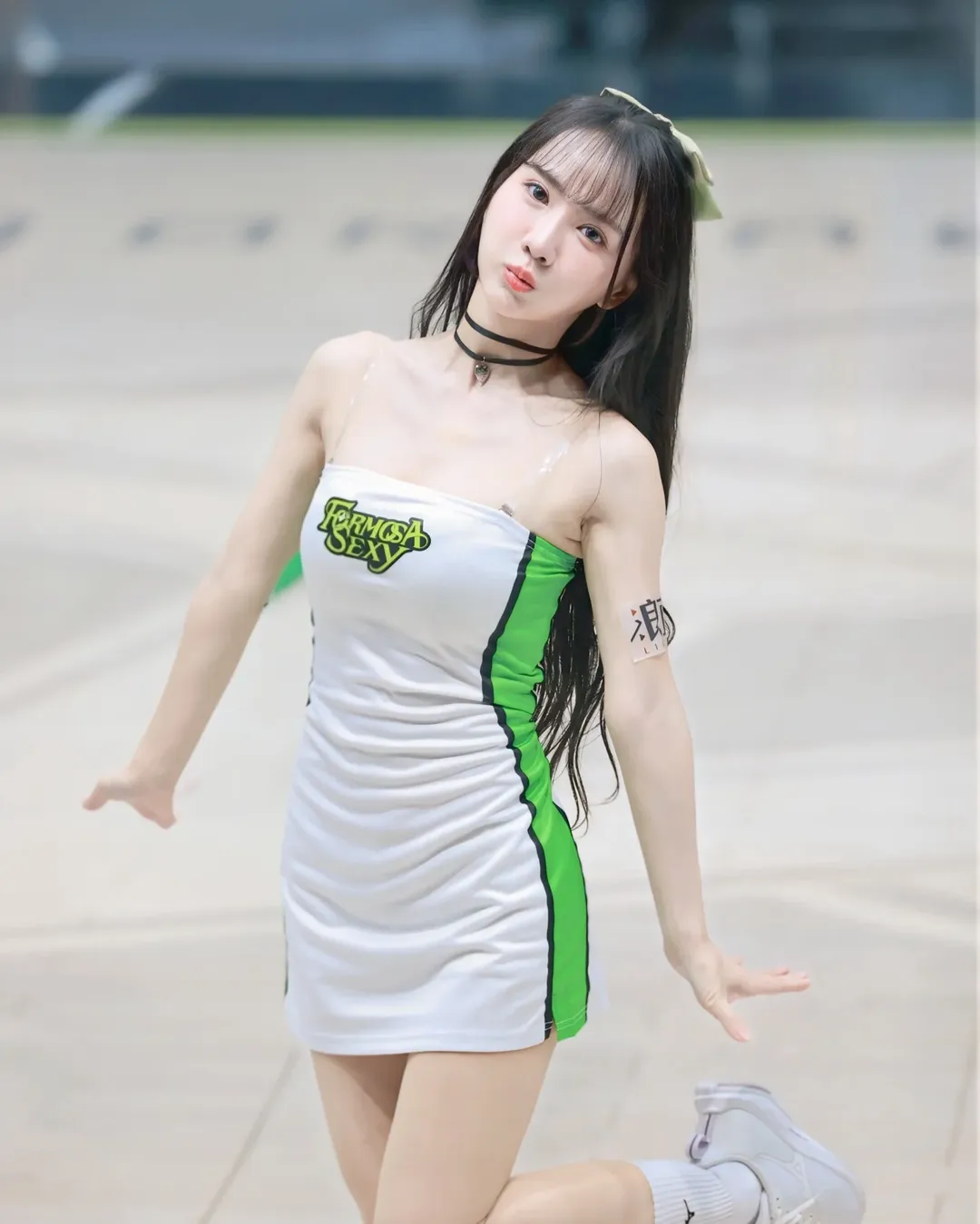 【正妹】王芯羽啦啦队员热舞，精致面容傲娇好身材！