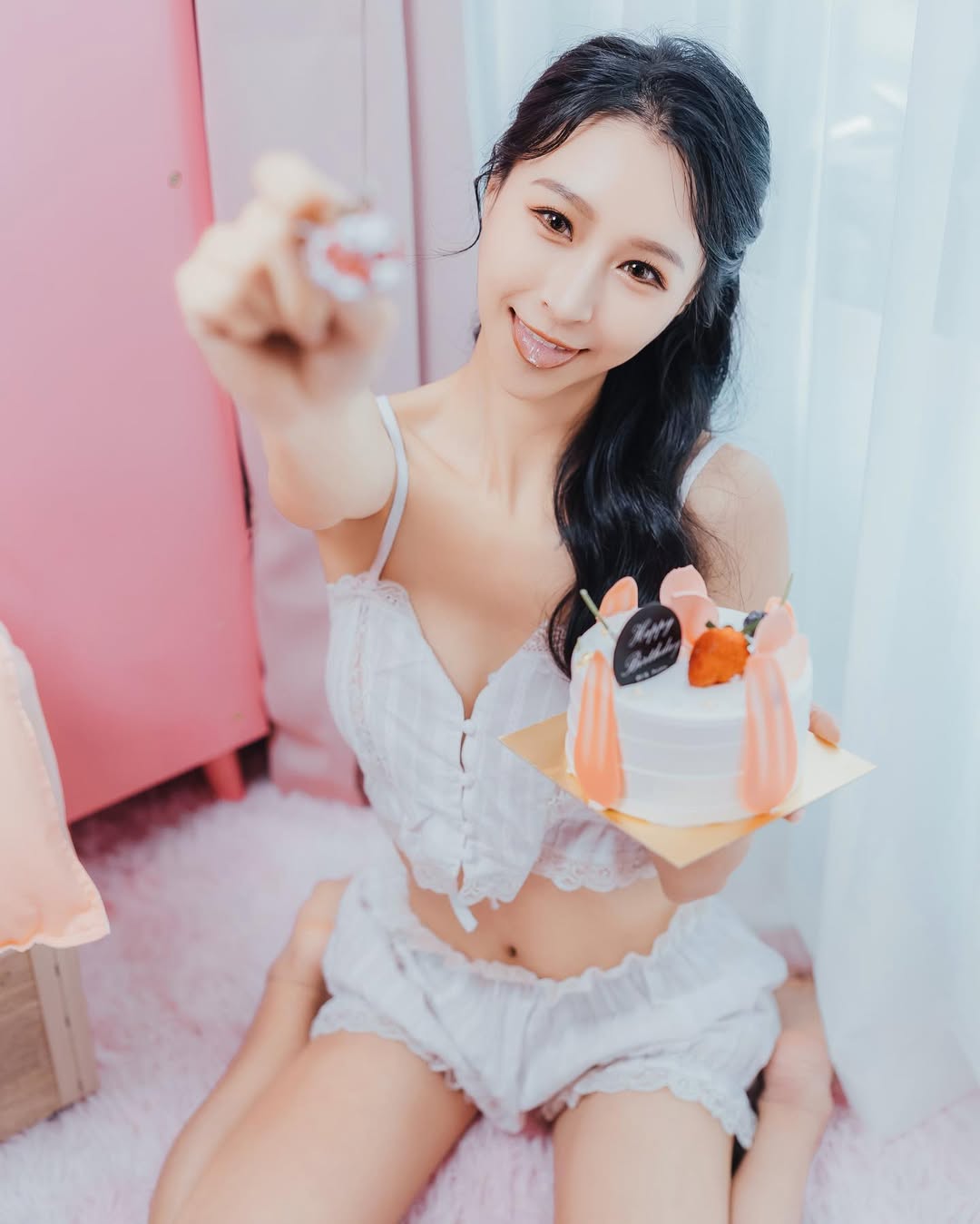 【正妹】小采缇小巧而美艳的高颜值存在！