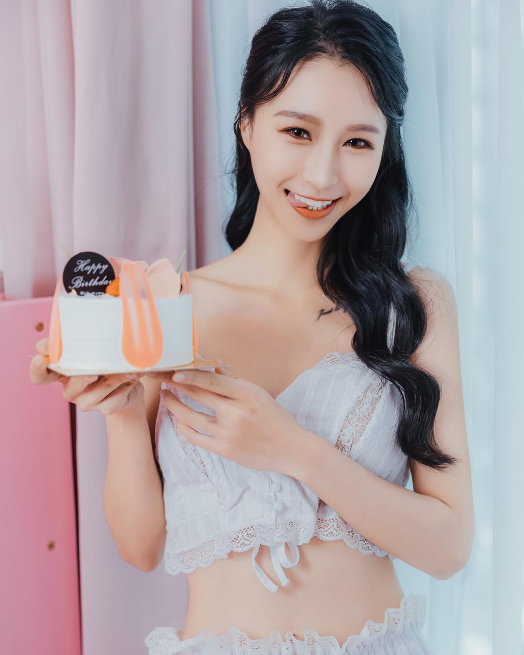 【正妹】小采缇小巧而美艳的高颜值存在！