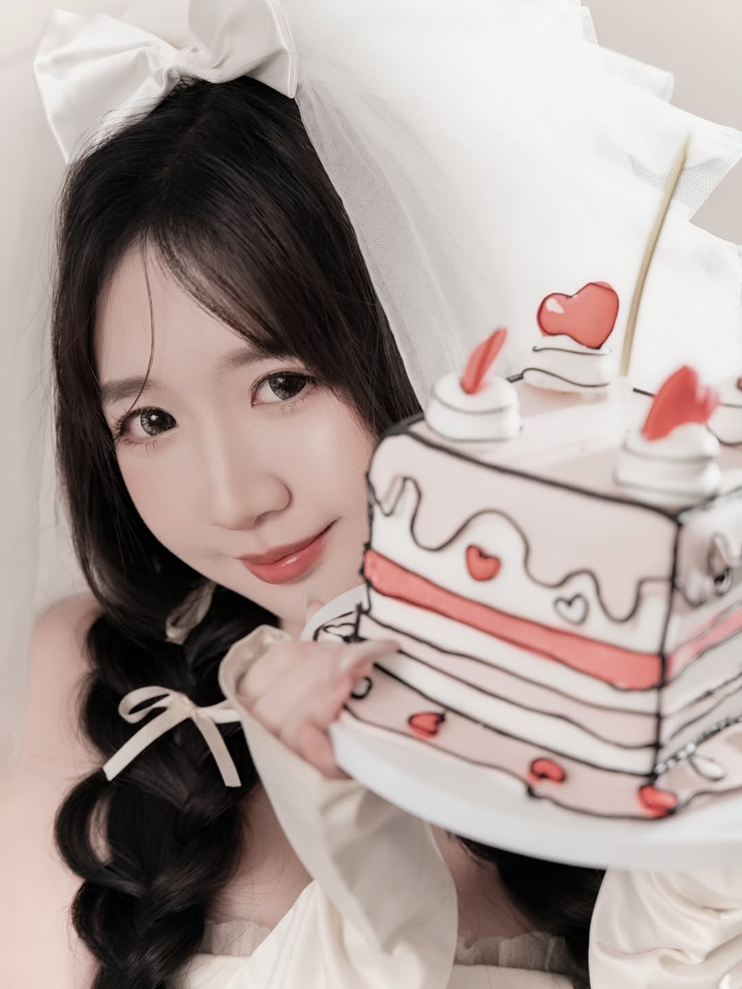 【正妹】孟孟婚纱拍照，可爱女孩看似清纯又可爱！