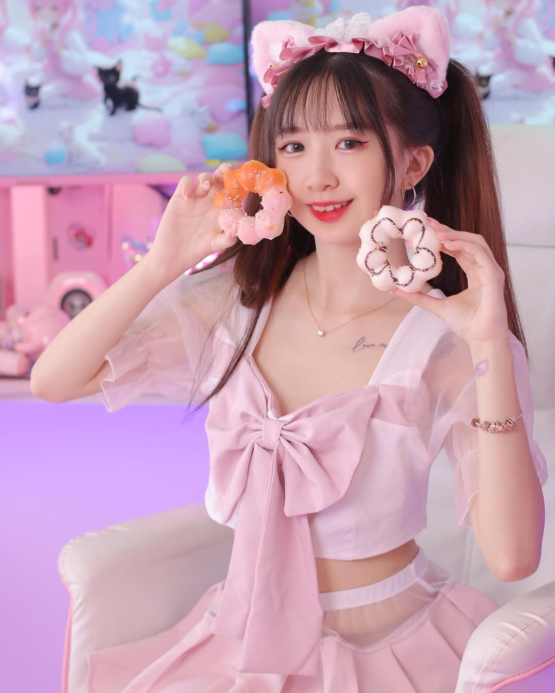 【正妹】孟孟白丝粉色JK制服、笑容清纯!