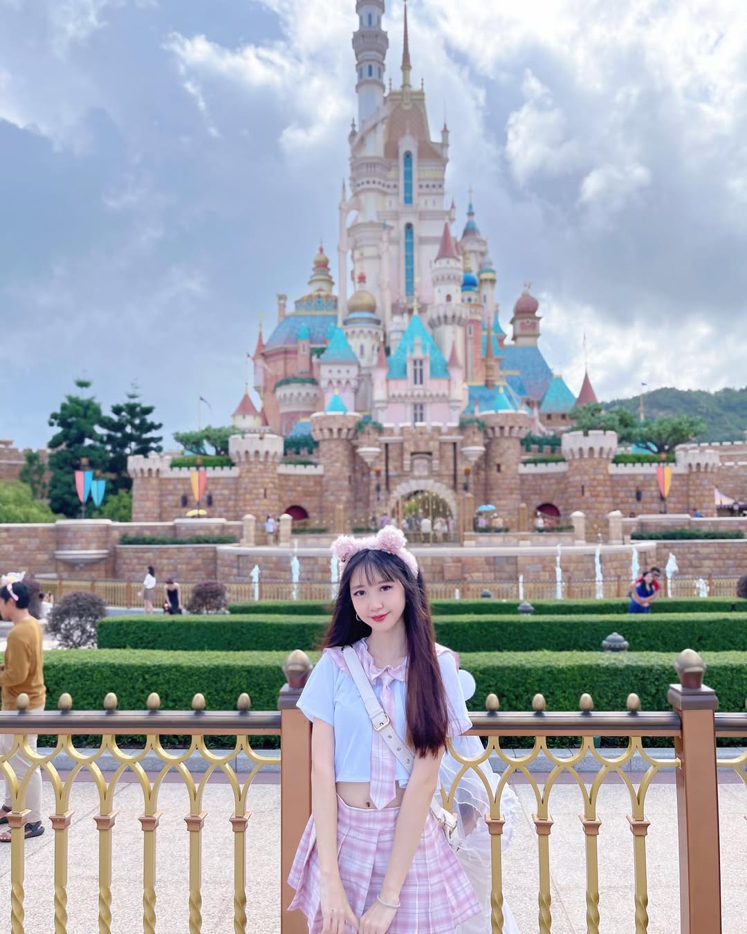 【正妹】孟孟白丝粉色JK制服、笑容清纯!