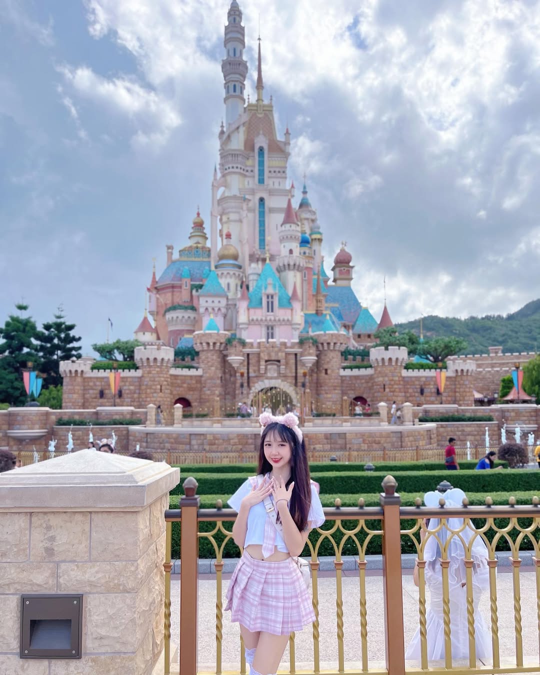 【正妹】孟孟白丝粉色JK制服、笑容清纯!