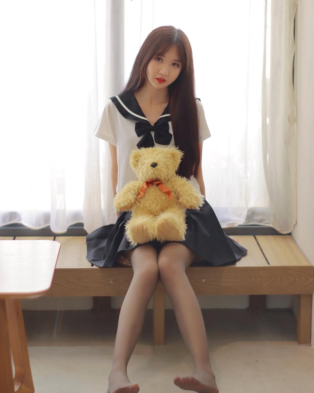 【正妹】孟孟黑丝JK制服甜美，让人忍不住多看一眼！