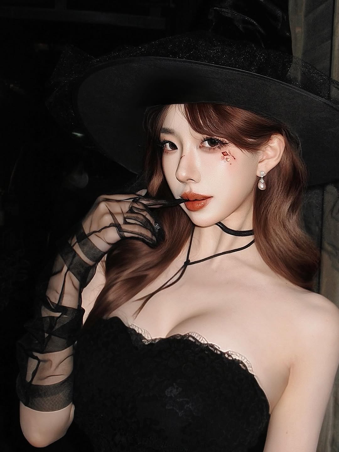 【正妹】李昌昀COS黑丝女巫超美超漂亮！