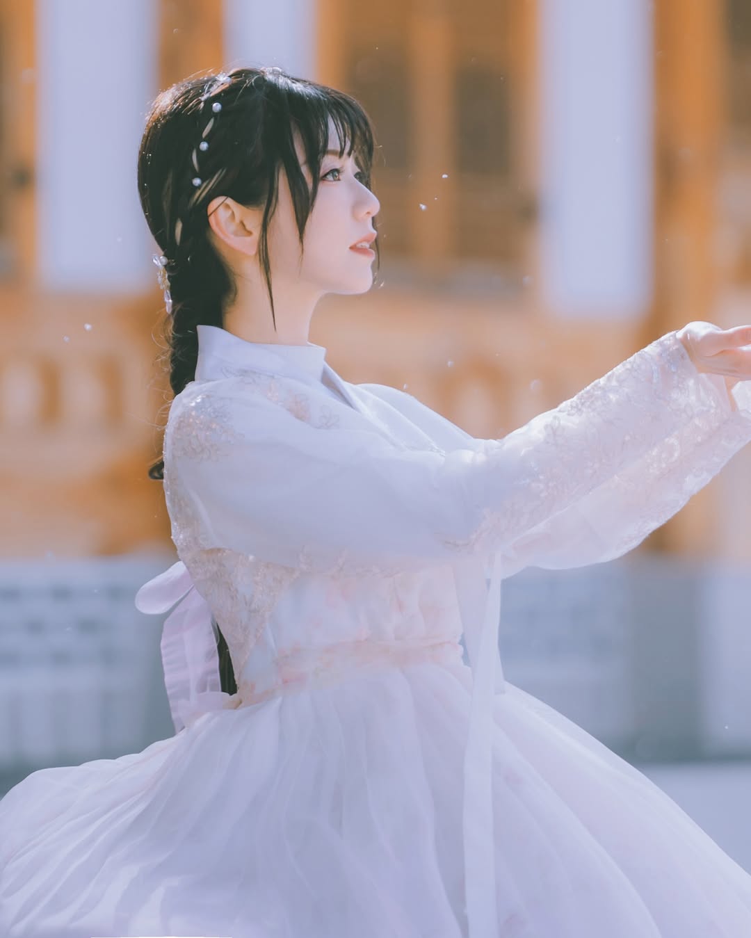 【正妹】卡洛琳韩服：搭上甜美的笑颜更令人陶醉！