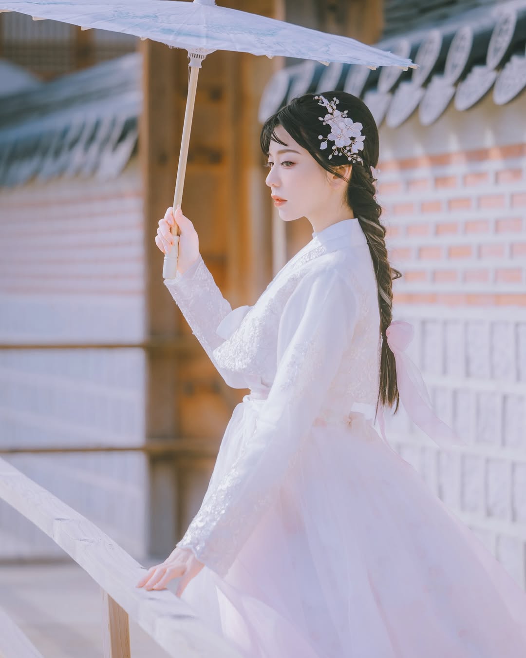 【正妹】卡洛琳韩服：搭上甜美的笑颜更令人陶醉！