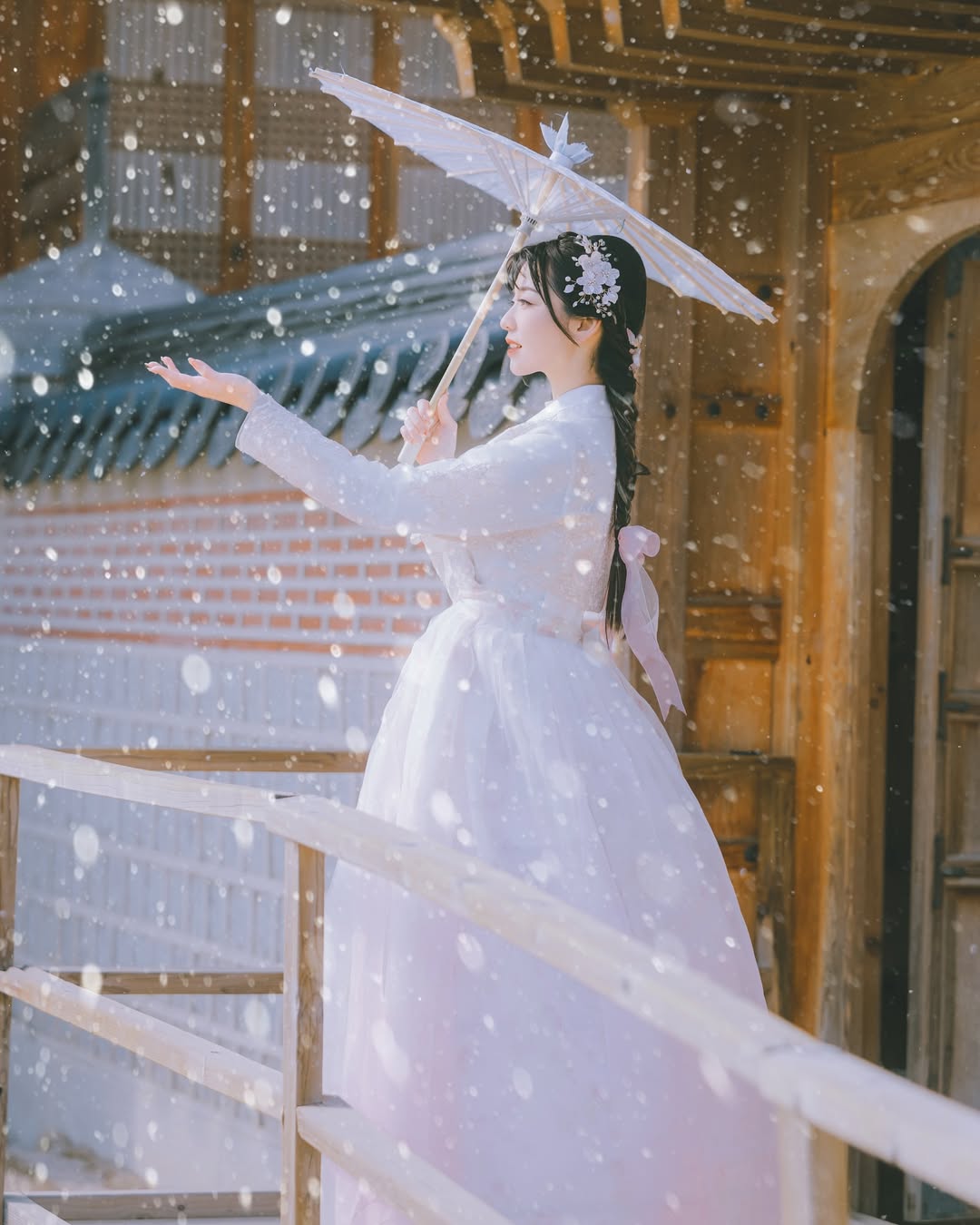 【正妹】卡洛琳韩服：搭上甜美的笑颜更令人陶醉！