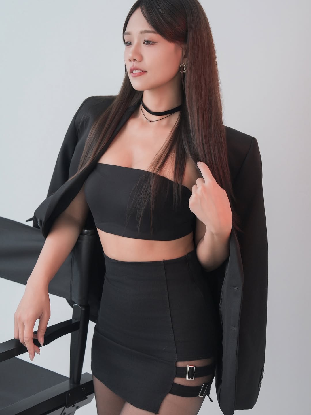 【正妹】Cynthia晞晞黑丝与制服,写真里的甜美与狂野!