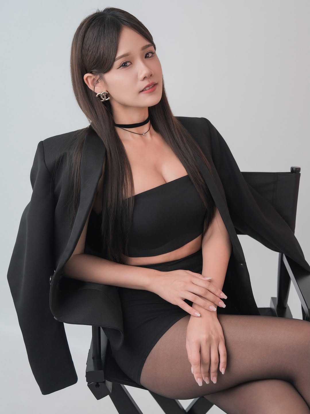 【正妹】Cynthia晞晞黑丝与制服,写真里的甜美与狂野!