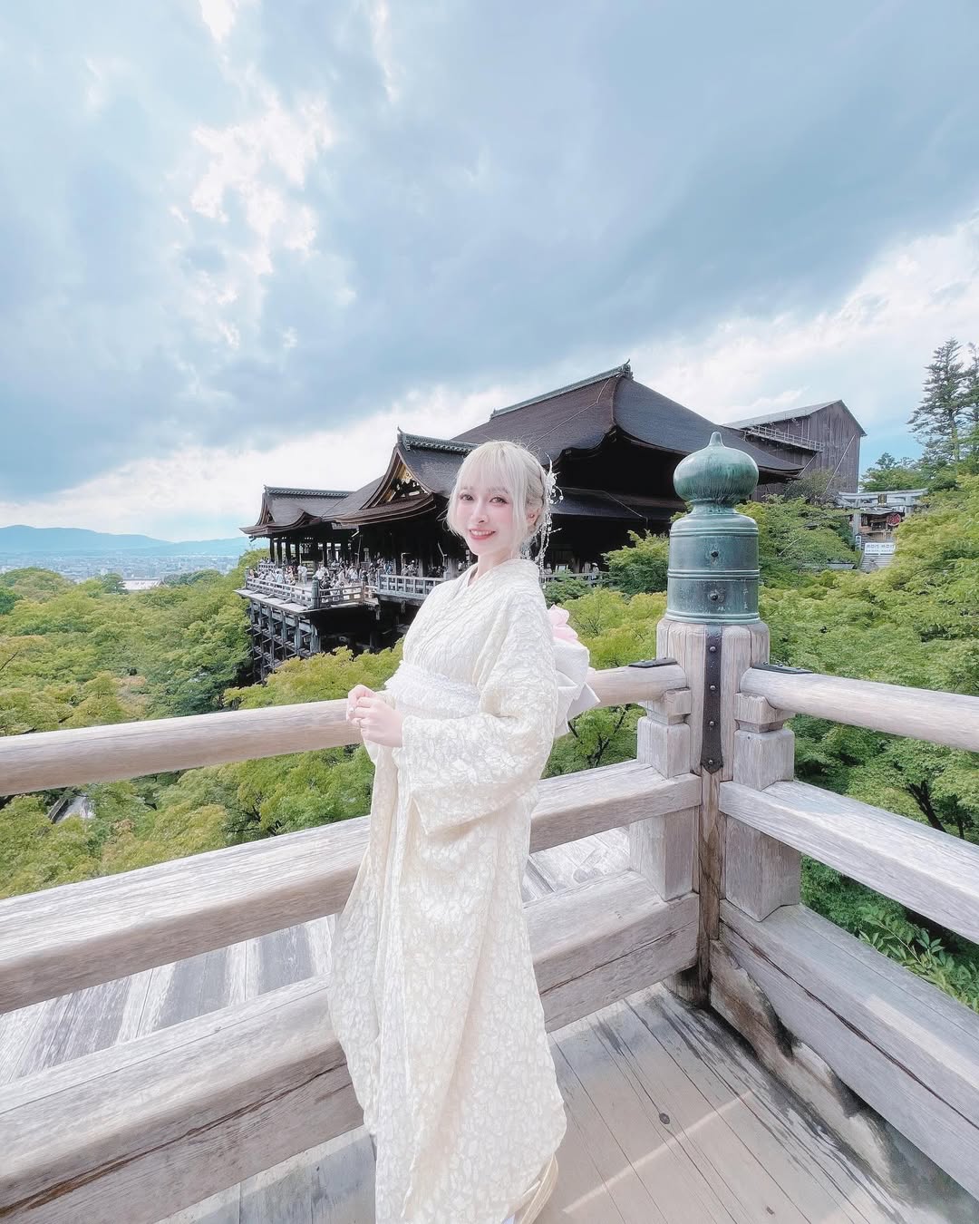 【正妹】岚芯语和服之美:完美颜值与婀娜曲线!