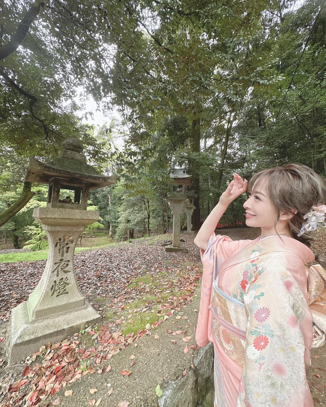 【正妹】岚芯语和服之美：完美颜值与婀娜曲线！