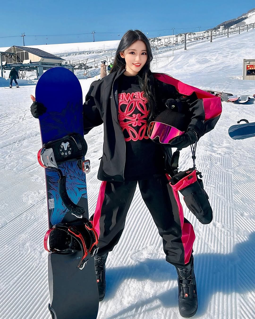 【正妹】谢立琪Kiki 单板滑雪场拍照， 气质超优笑容超甜的她！