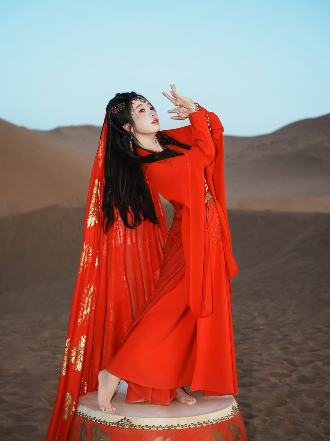 【正妹】玲奈Lena西域公主风，完美曲线窈窕迷人！