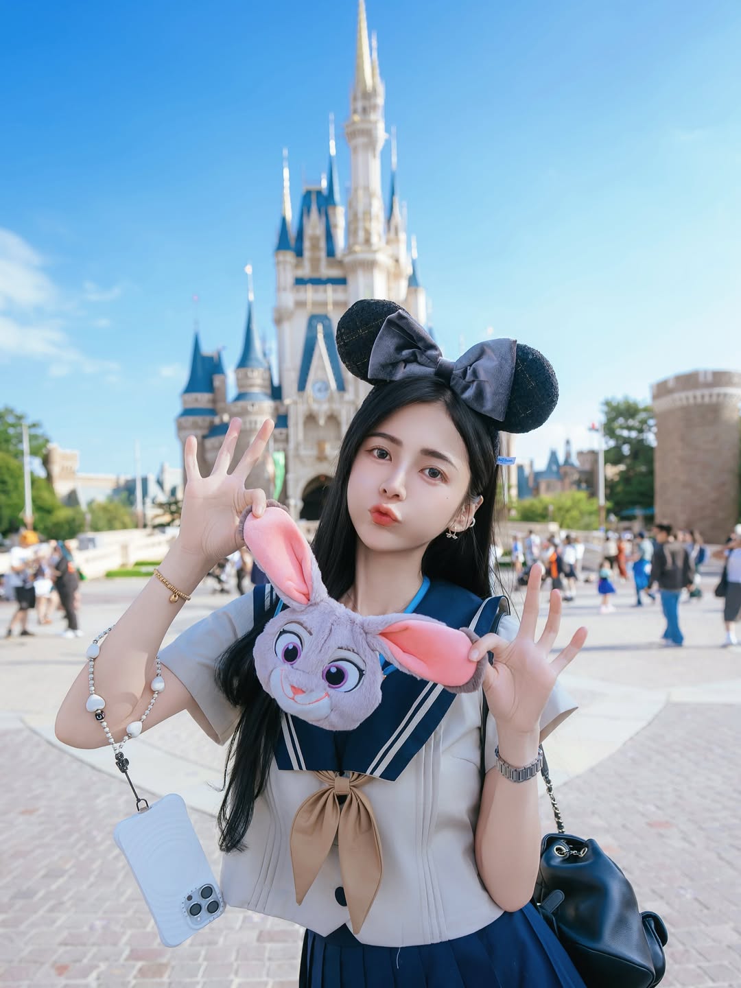 【正妹】辰辰JK制服写真，清纯笑容在东京迪士尼！