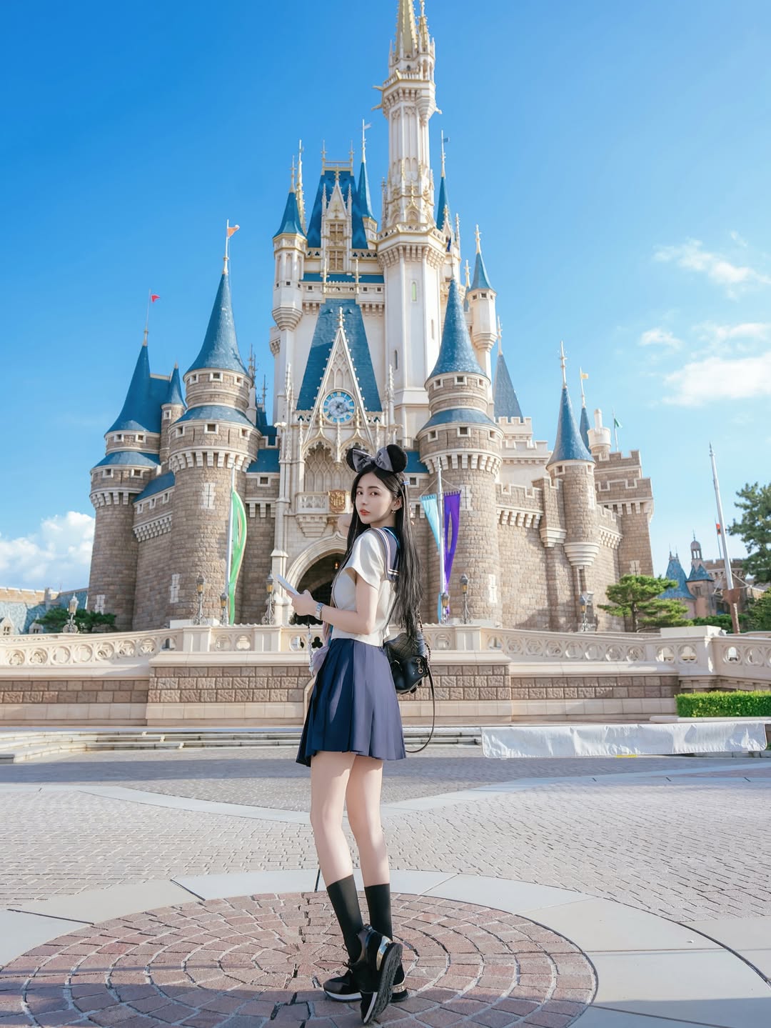 【正妹】辰辰JK制服写真，清纯笑容在东京迪士尼！