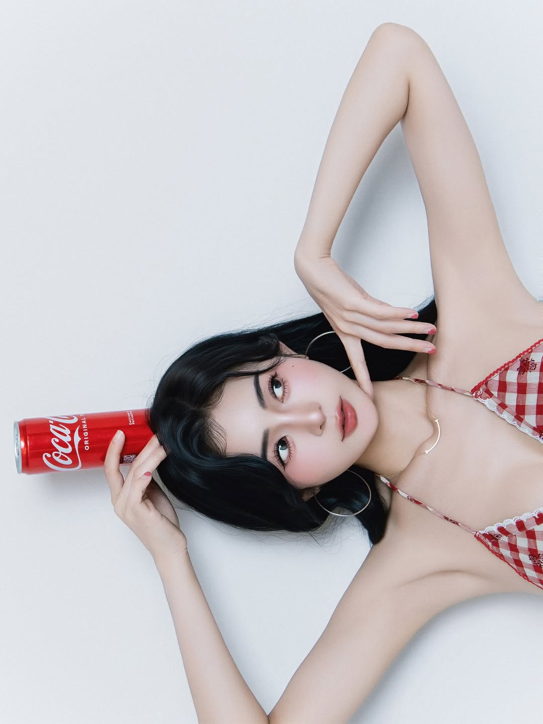 【正妹】辰辰吊带写真迷人，超甜的圈粉无数！