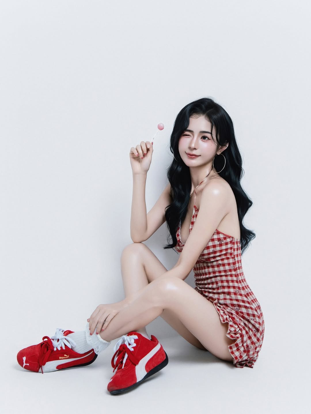 【正妹】辰辰吊带写真迷人，超甜的圈粉无数！