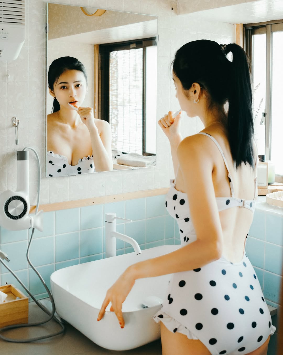 【正妹】辰辰泳装私房写真,让每一张照片都充满故事感!