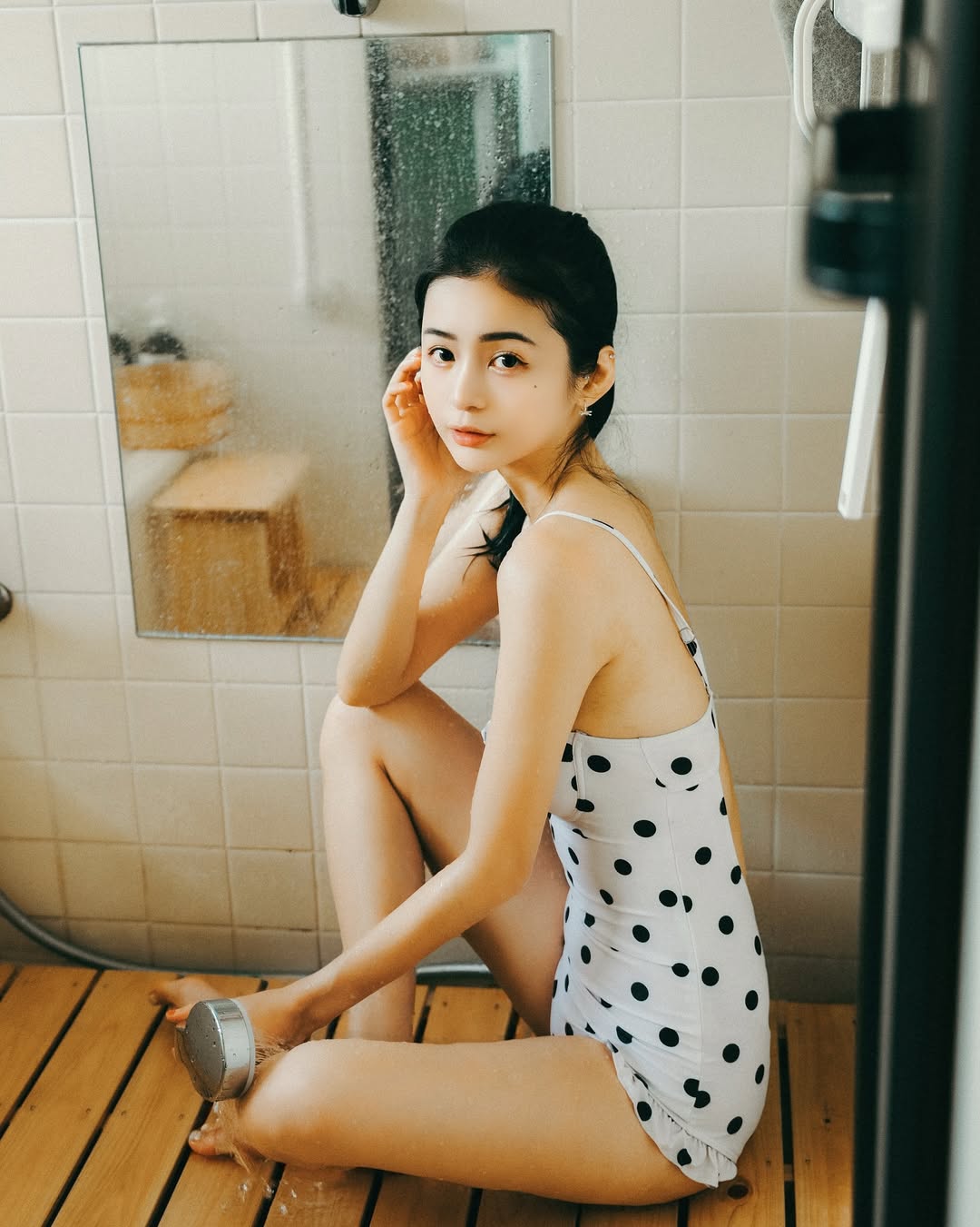 【正妹】辰辰泳装私房写真，让每一张照片都充满故事感！