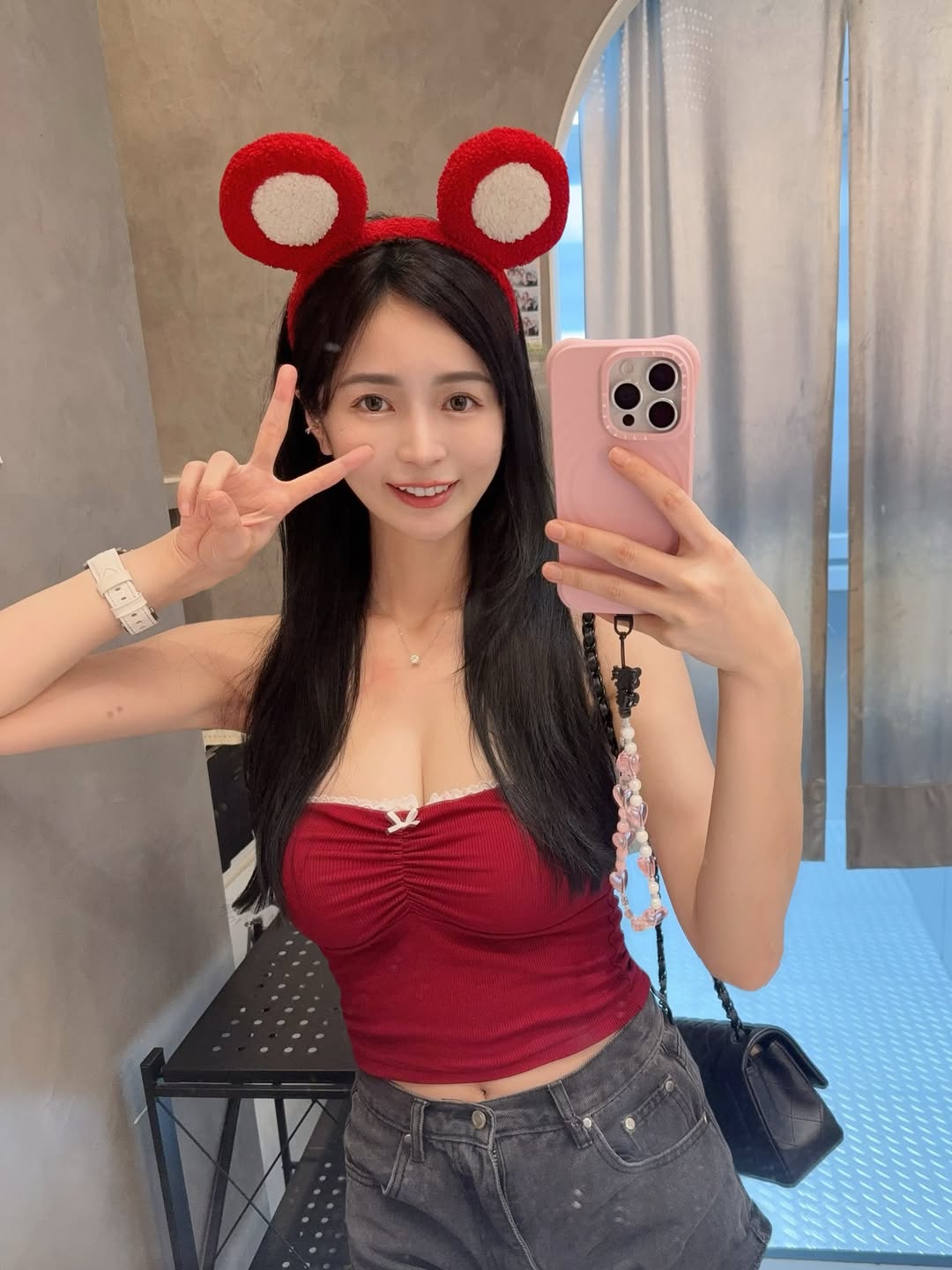 【正妹】辰辰自拍照片里的她，笑容灿烂却不浮夸！