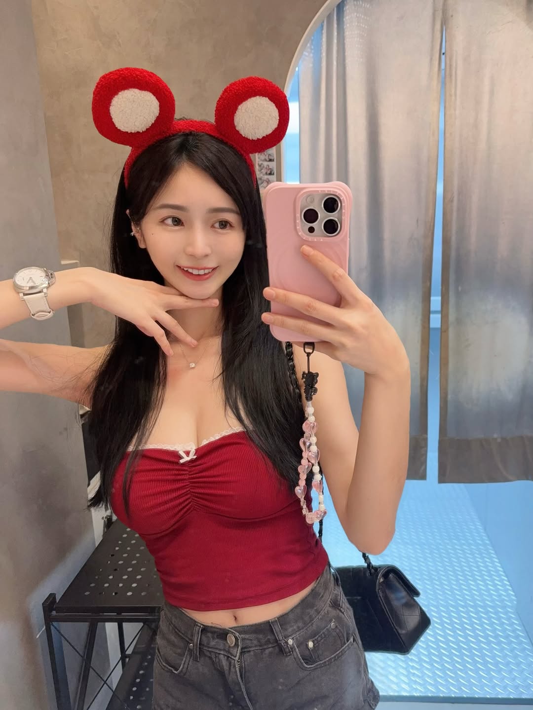 【正妹】辰辰自拍照片里的她，笑容灿烂却不浮夸！