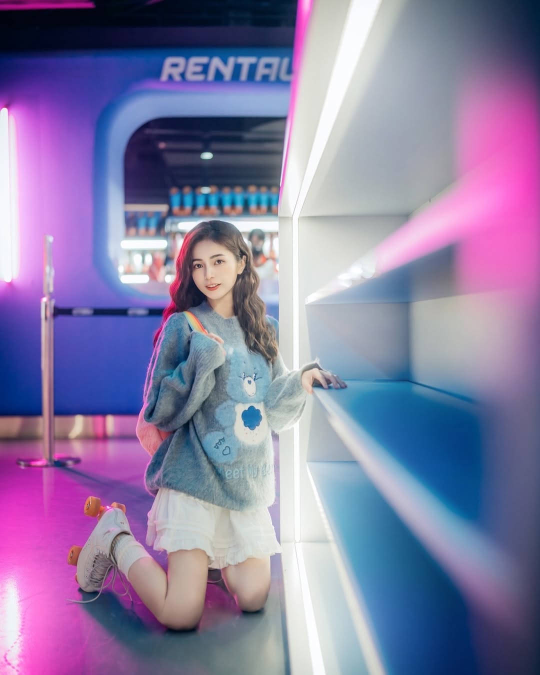 【正妹】辰辰旱冰场拍照，过好每一天微笑就足够迷人！