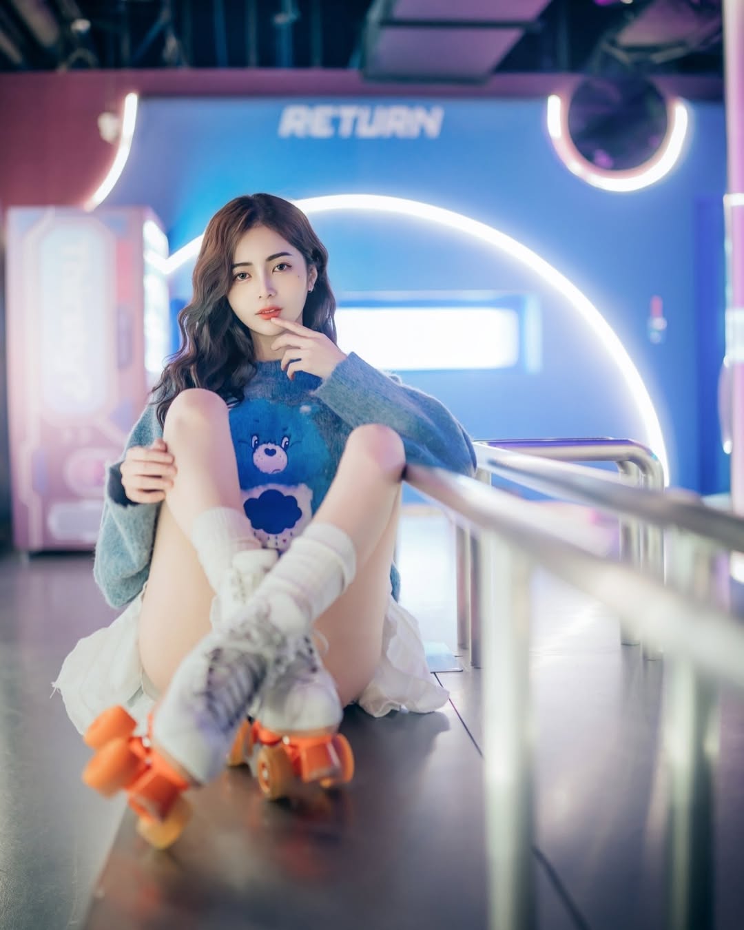 【正妹】辰辰旱冰场拍照，过好每一天微笑就足够迷人！