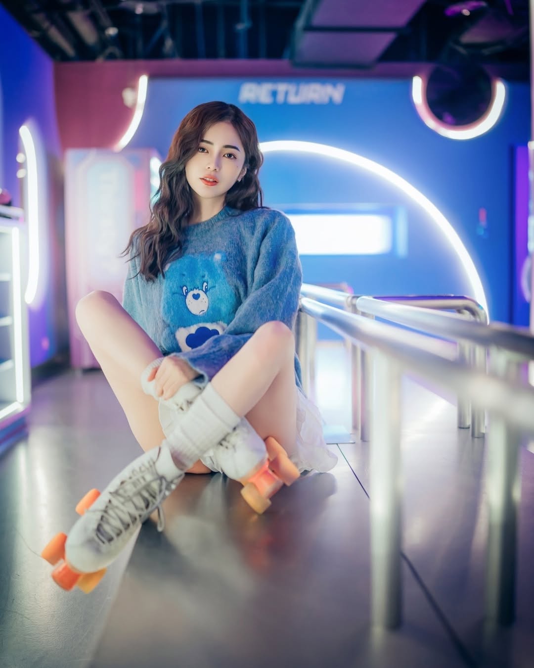 【正妹】辰辰旱冰场拍照，过好每一天微笑就足够迷人！