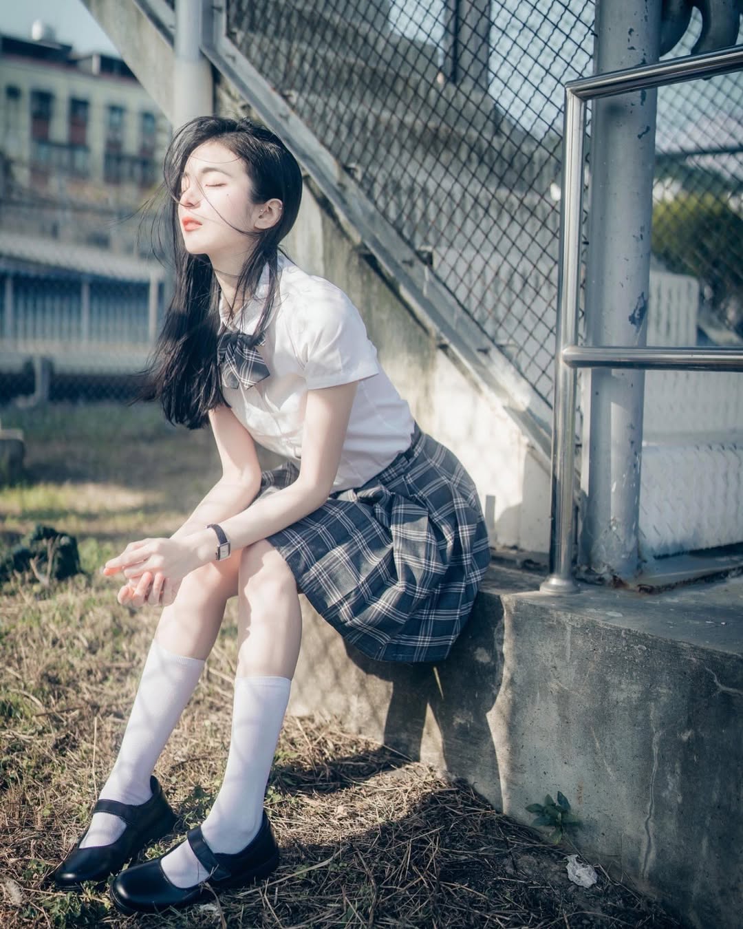 【正妹】辰辰白丝JK制服，她的微笑在镜头前光彩照人！