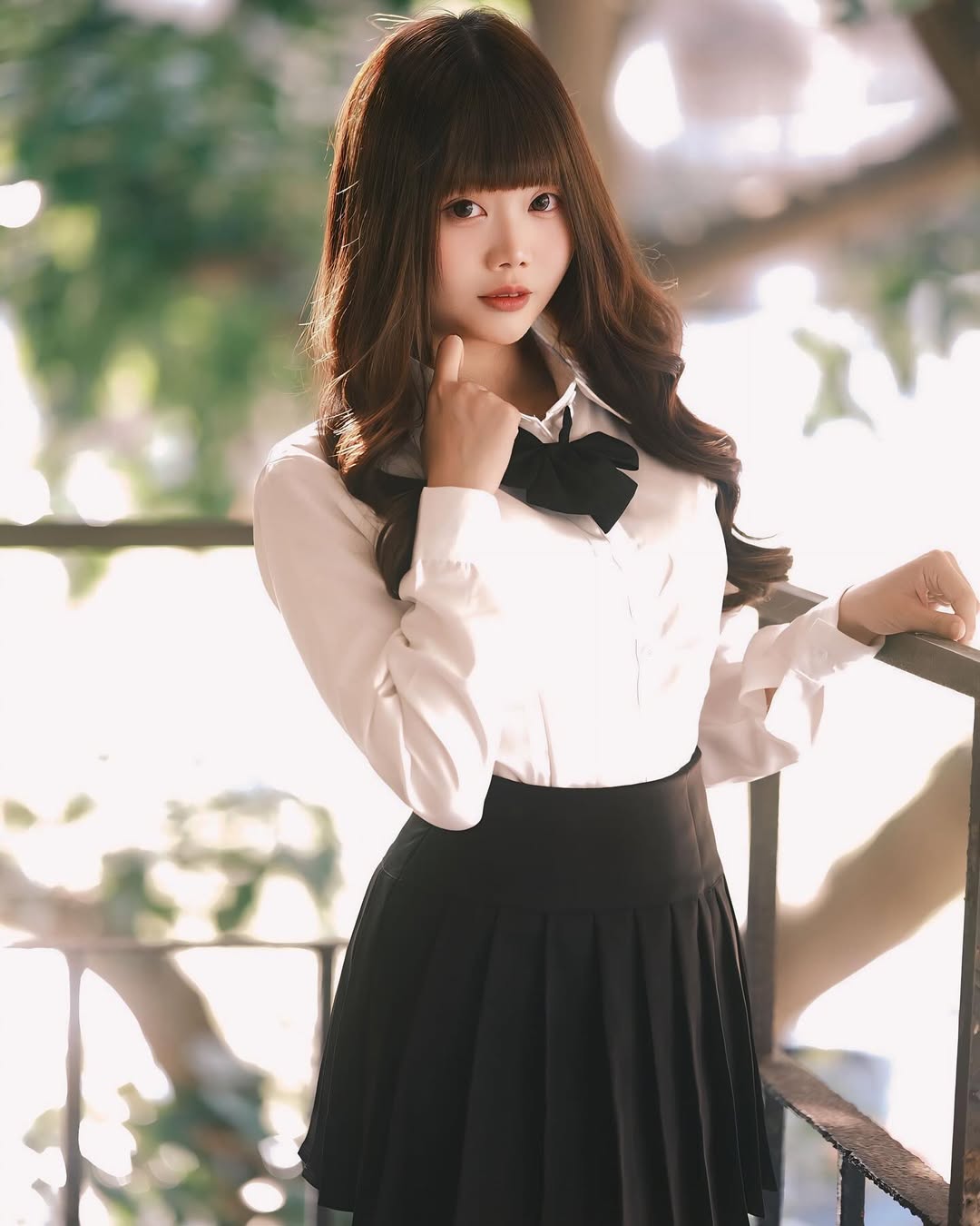 【正妹】语乔黑丝JK制服，甜笑让人一眼就恋爱！