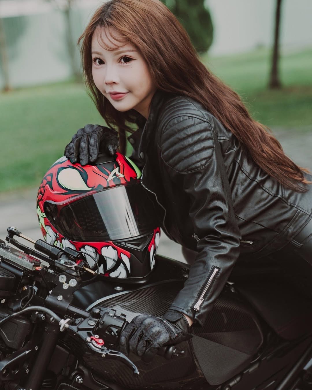 【正妹】艾妃Aifei机车女神火辣美照，这画面太美我不敢看！