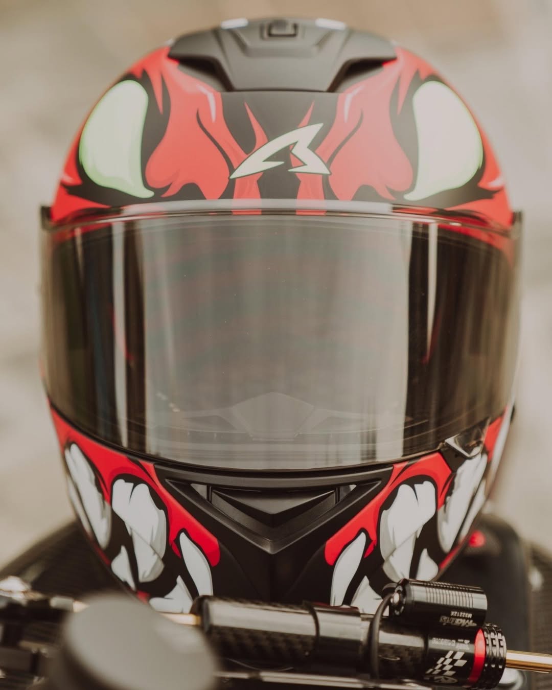 【正妹】艾妃Aifei机车女神火辣美照，这画面太美我不敢看！