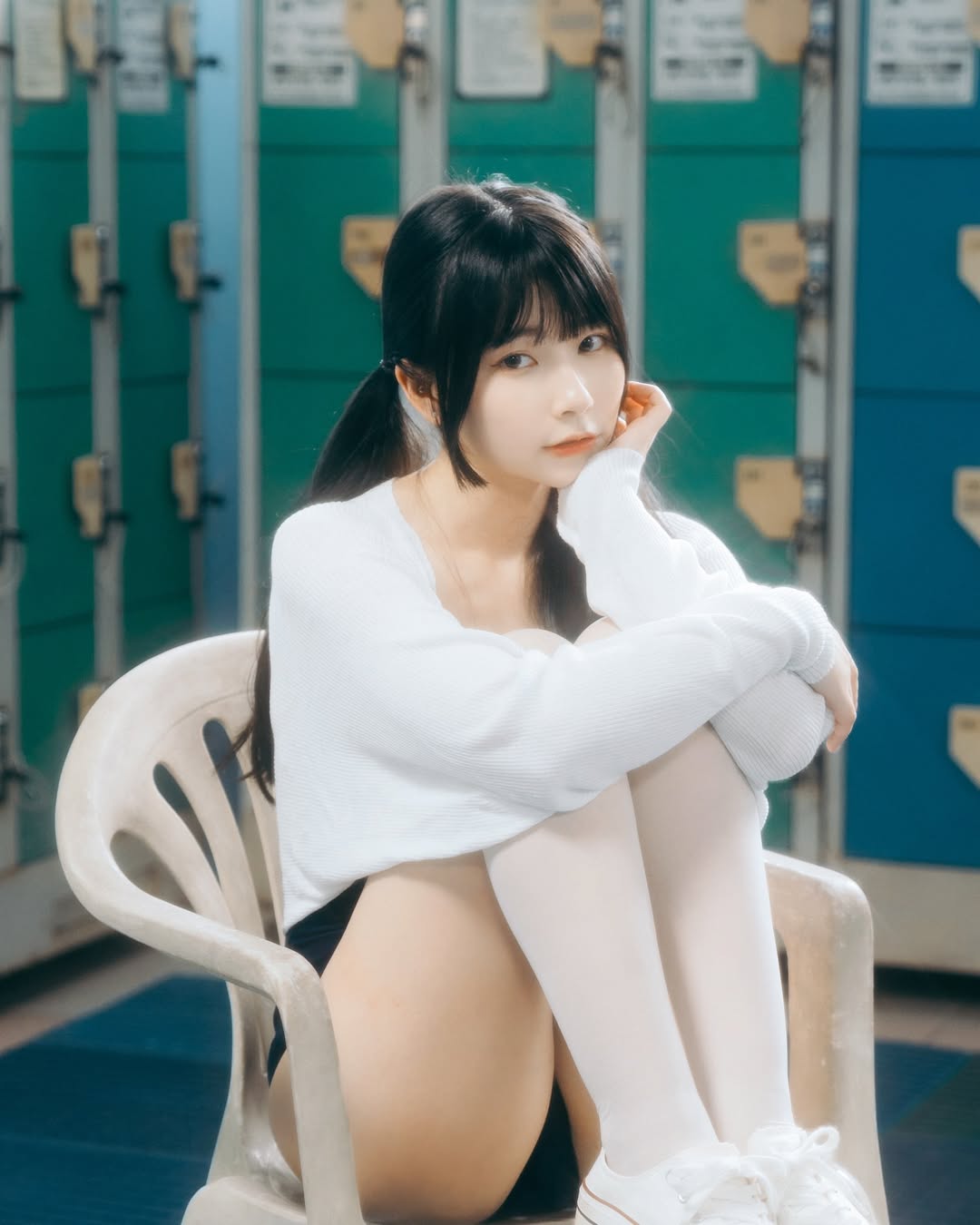 【正妹】陈QQ 白丝死库水泳装，简而细腻的日常美学！