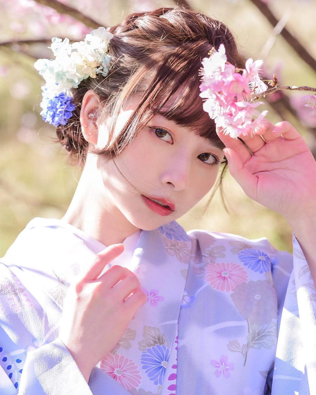 【正妹】陈QQ 樱花和服美照,绝不掩饰自己的优雅!