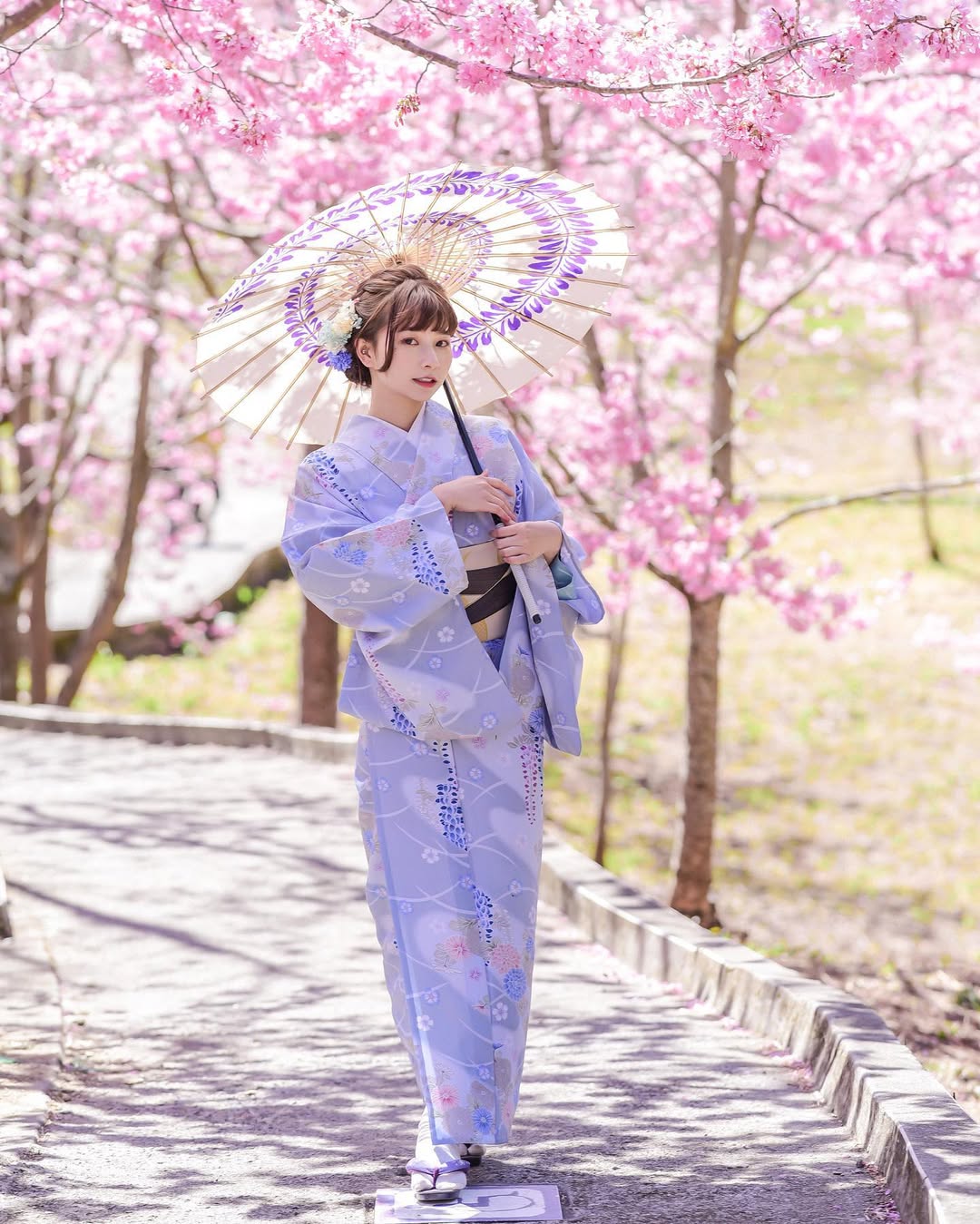 【正妹】陈QQ 樱花和服美照，绝不掩饰自己的优雅！