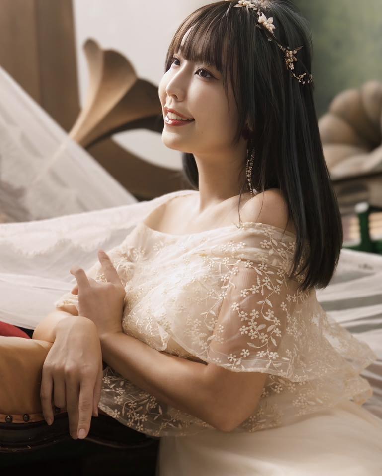 【正妹】希希CC 婚纱礼服美照，出场就是亮丽的风景！