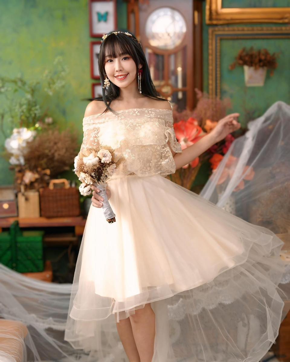 【正妹】希希CC 婚纱礼服美照，出场就是亮丽的风景！