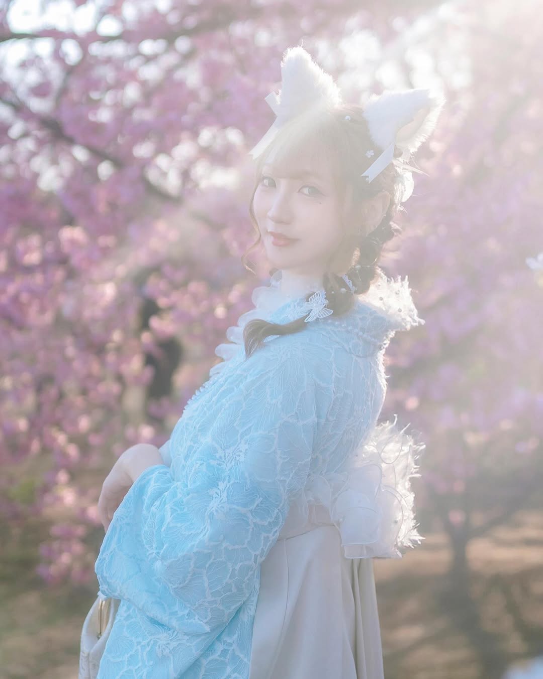 【正妹】Aki アキ日式服装樱花树下拍照，既温柔又甜美！