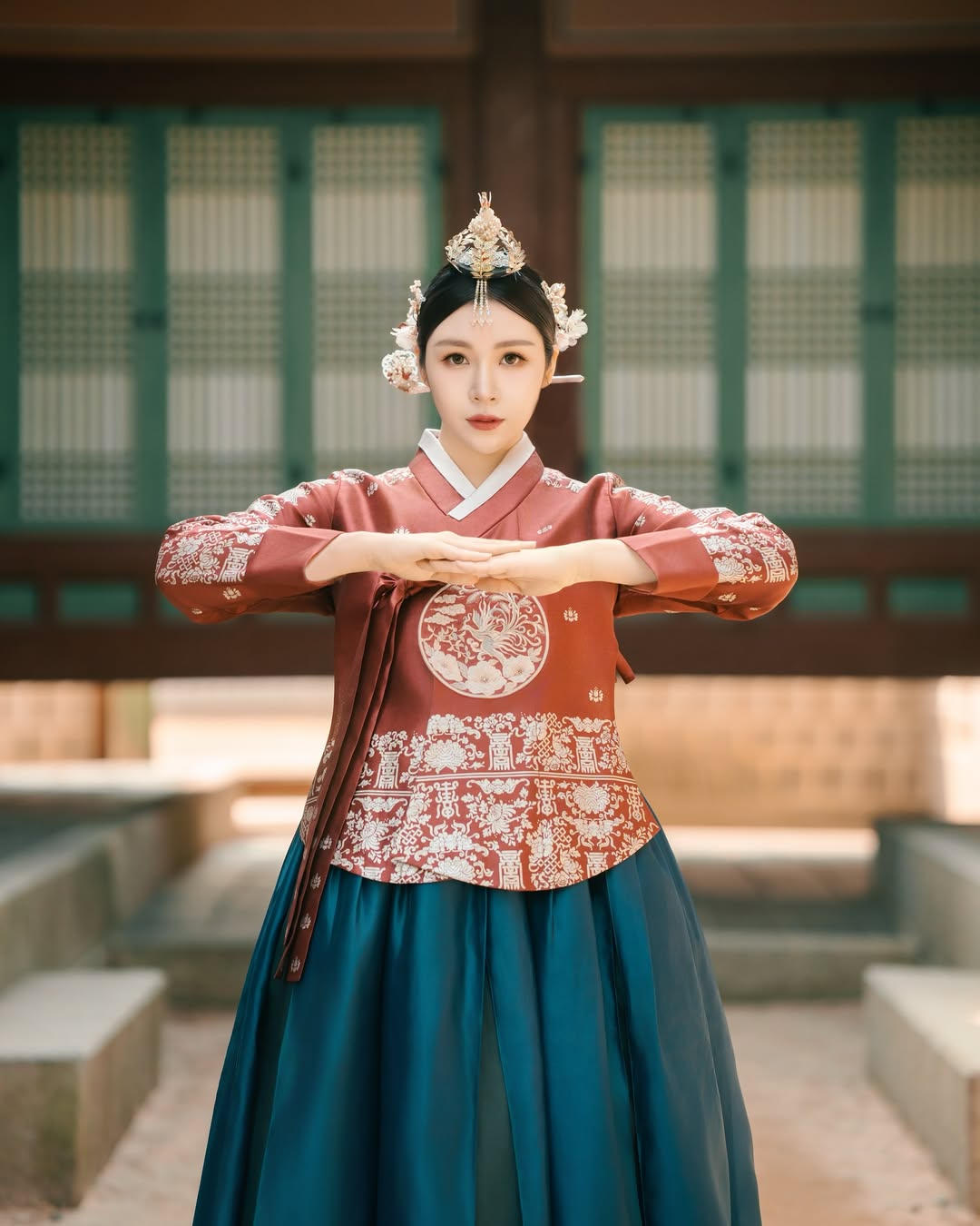 【正妹】蔡宥宥韩服美照，英气与女性柔美完美融合！