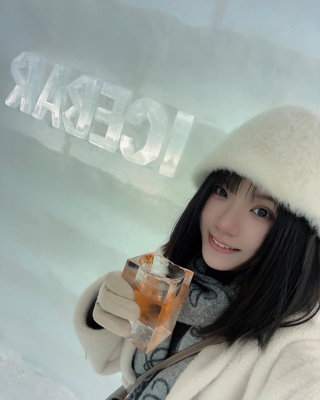 【正妹】宝7美丽雪景拍照，柔情亦可与独立同在！