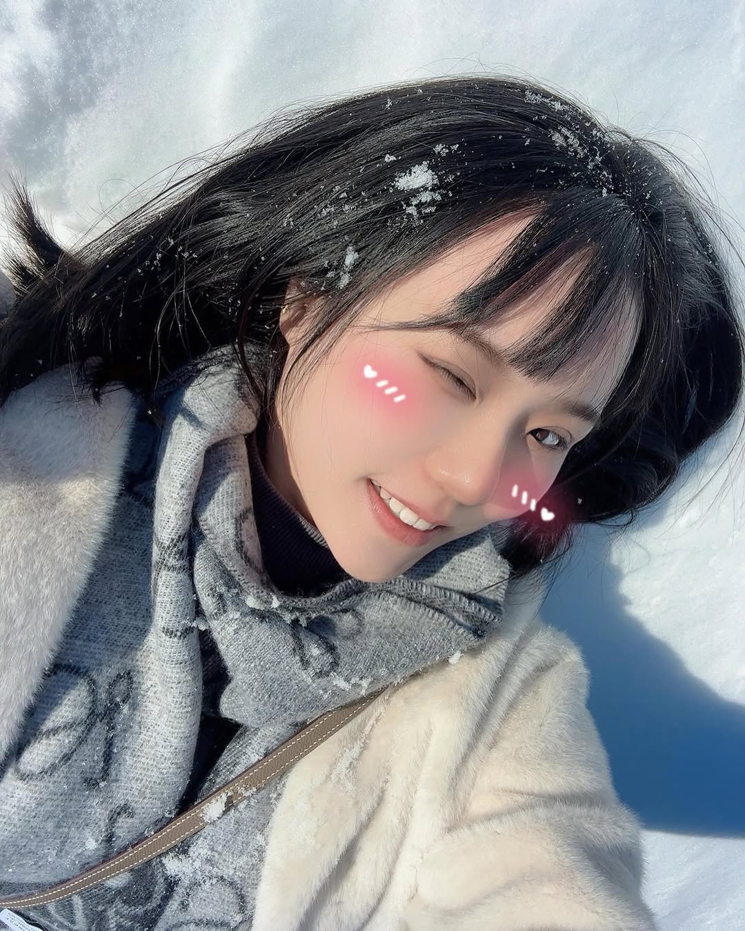 【正妹】宝7美丽雪景拍照，柔情亦可与独立同在！