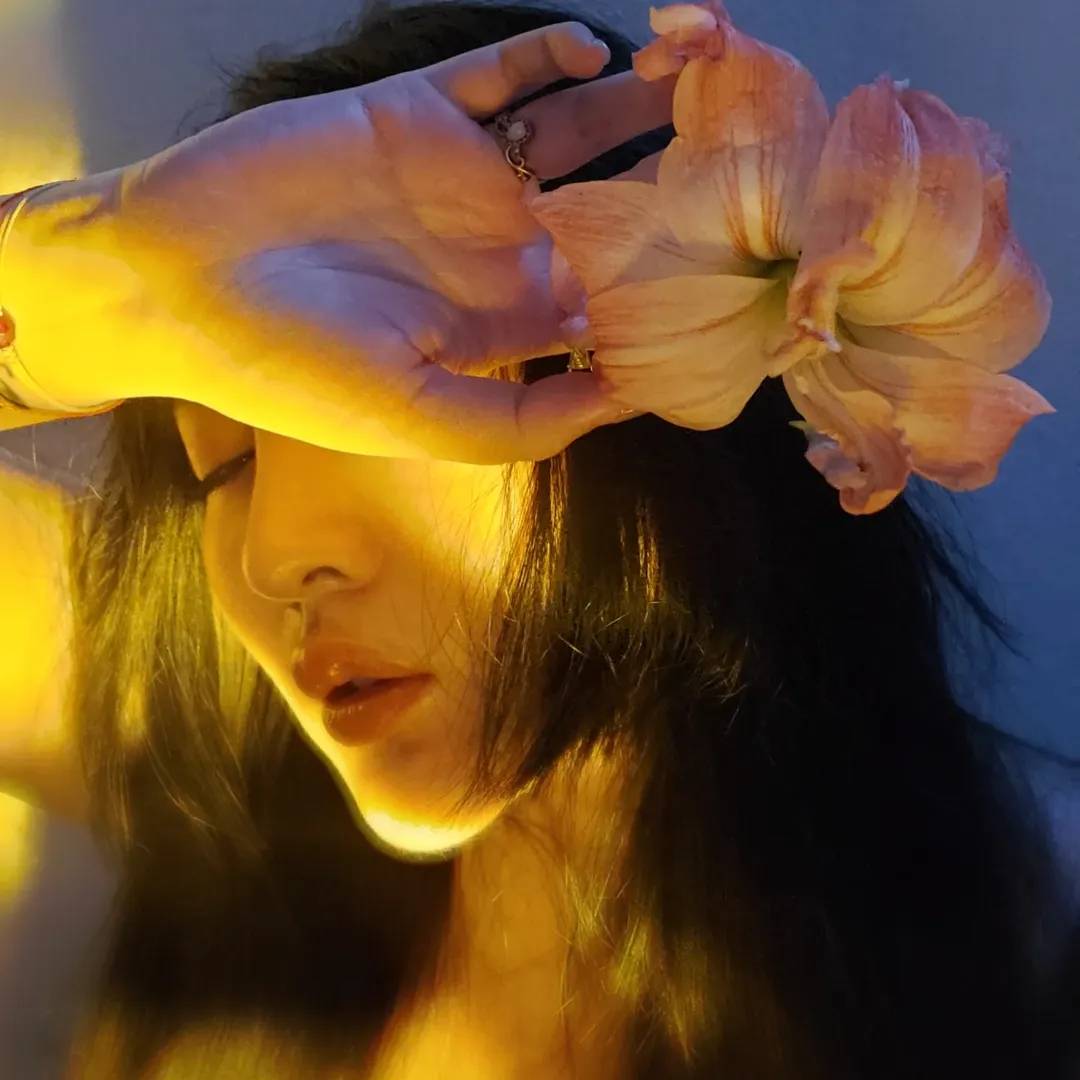 【正妹】黄静艺术照真美，镜头前温婉与自信的完美交融！