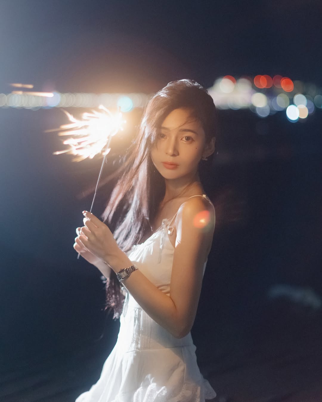 【正妹】辰辰夜景烟花美照，甜美与端庄与气质感融合！