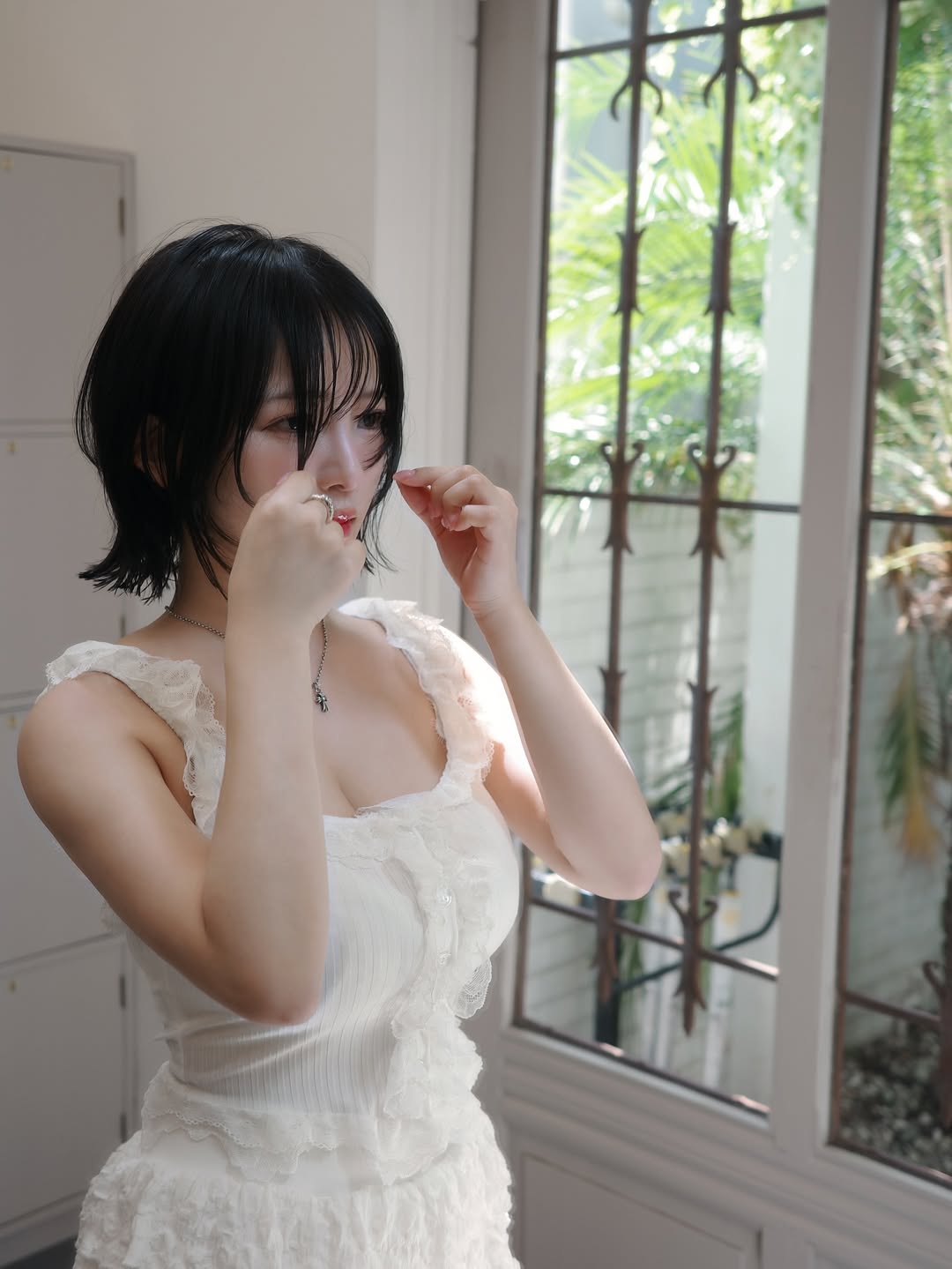 【正妹】天木じゅん理发店自拍超美，眼神与姿态之间童真的俏皮！